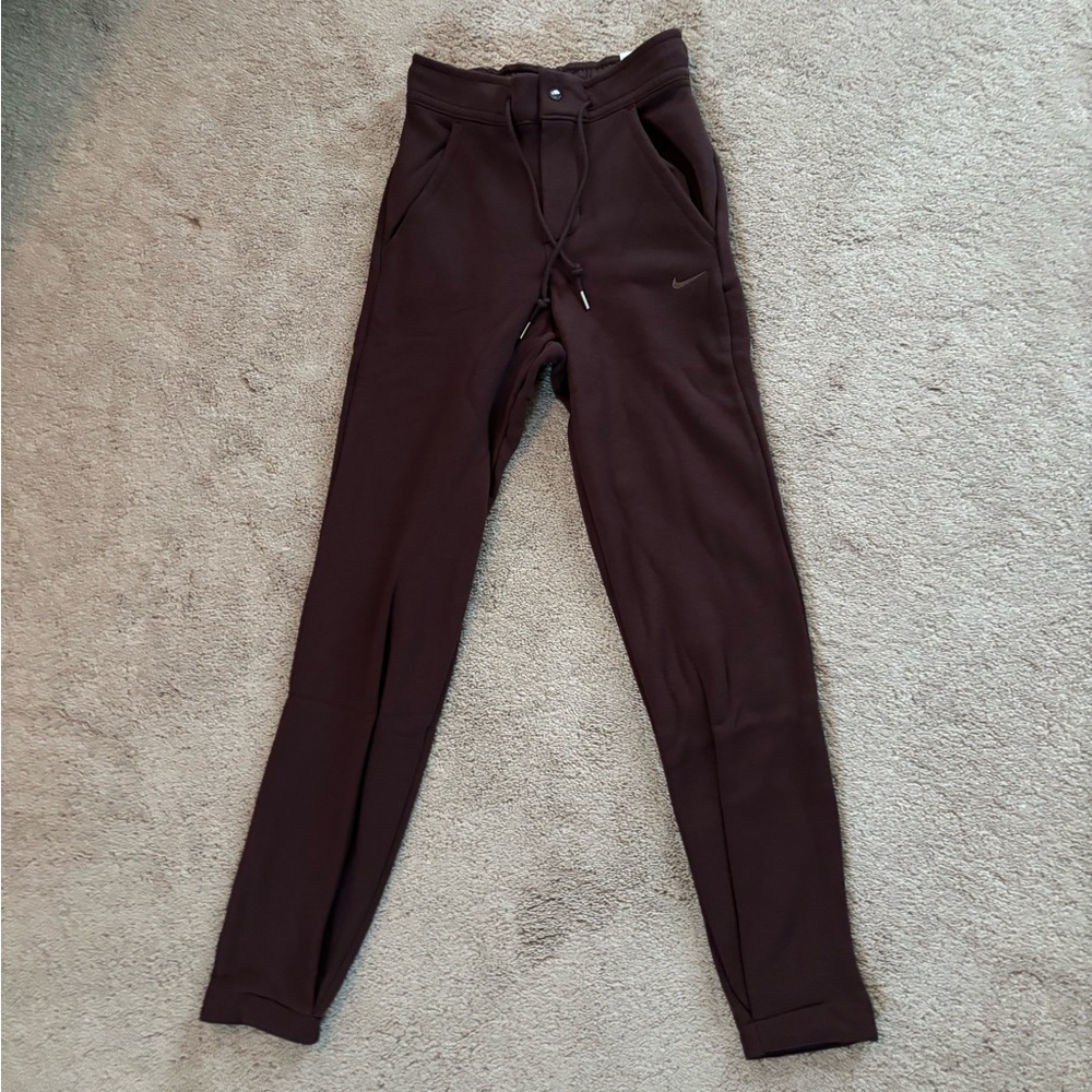 Nike slim fit high-rise, full length sweatpants